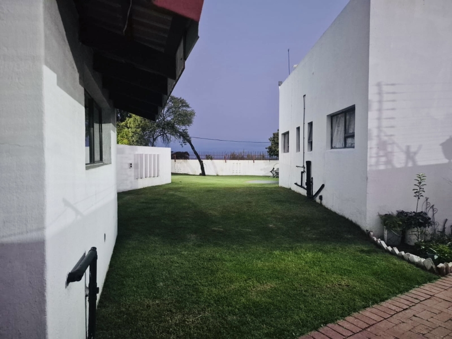 8 Bedroom Property for Sale in Reyno Ridge Mpumalanga