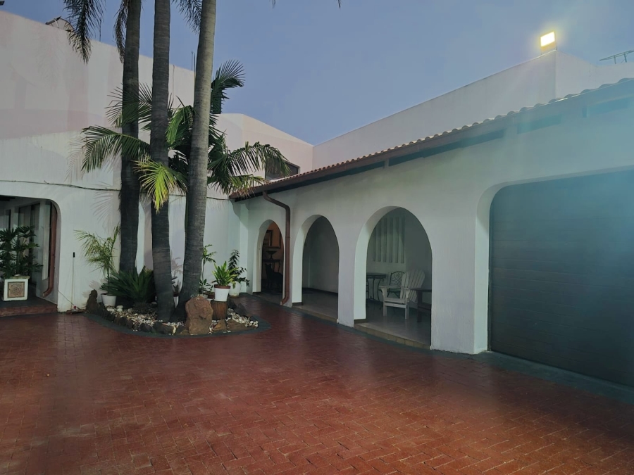 8 Bedroom Property for Sale in Reyno Ridge Mpumalanga