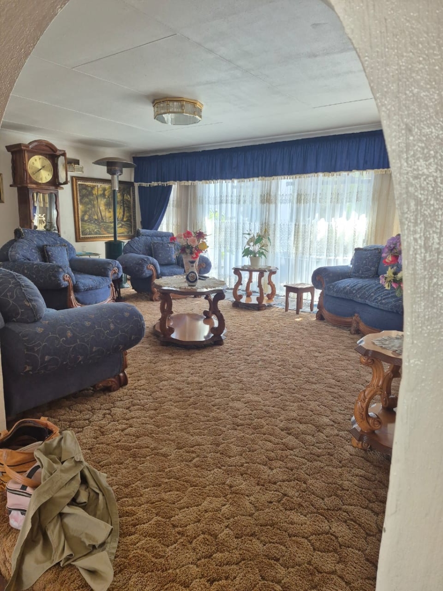 8 Bedroom Property for Sale in Reyno Ridge Mpumalanga