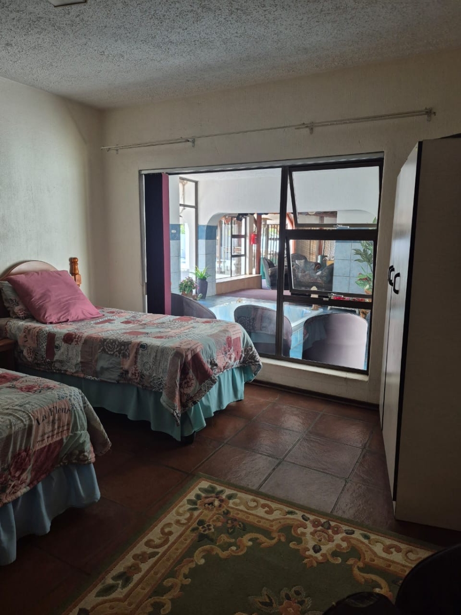 8 Bedroom Property for Sale in Reyno Ridge Mpumalanga