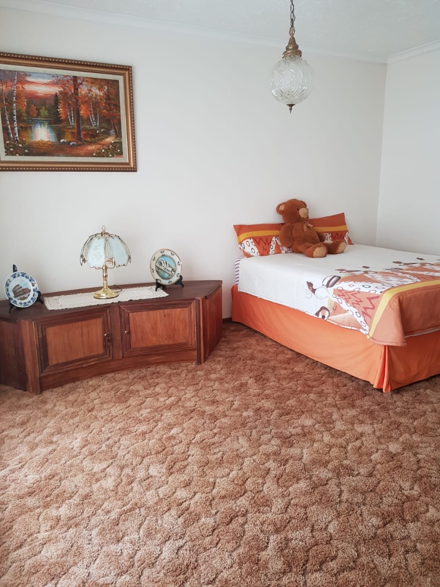 8 Bedroom Property for Sale in Reyno Ridge Mpumalanga