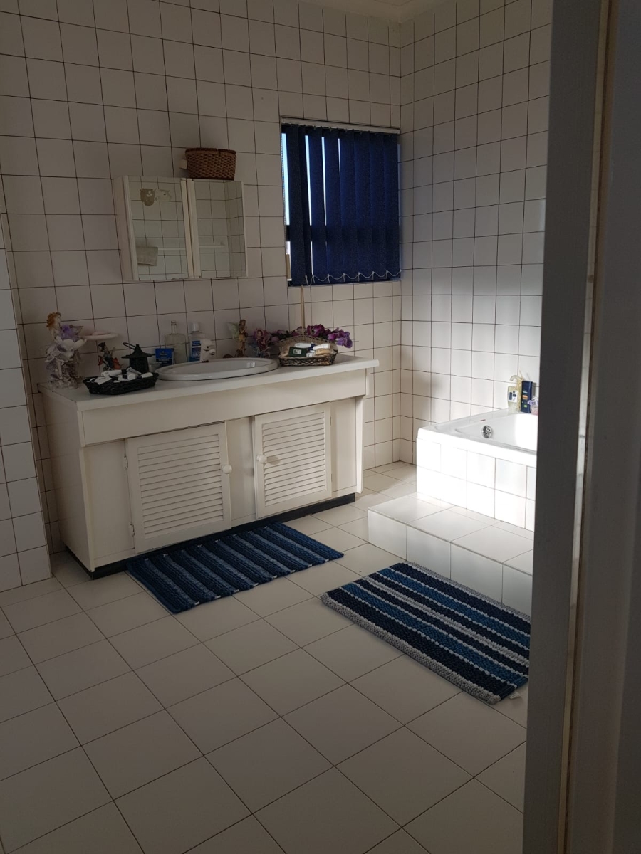 8 Bedroom Property for Sale in Reyno Ridge Mpumalanga