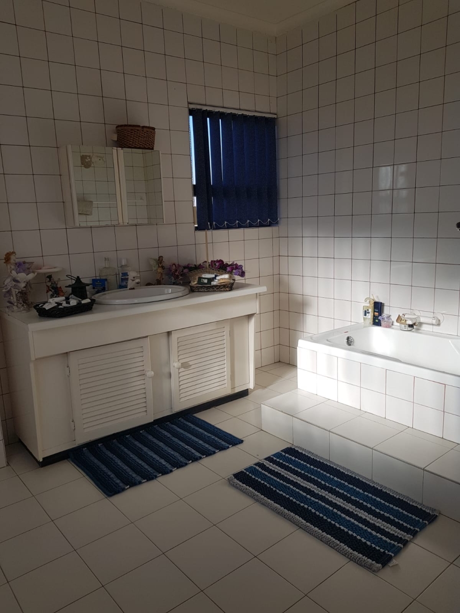 8 Bedroom Property for Sale in Reyno Ridge Mpumalanga