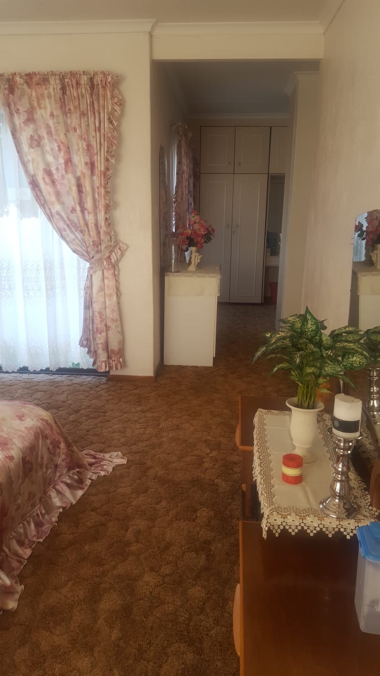 8 Bedroom Property for Sale in Reyno Ridge Mpumalanga