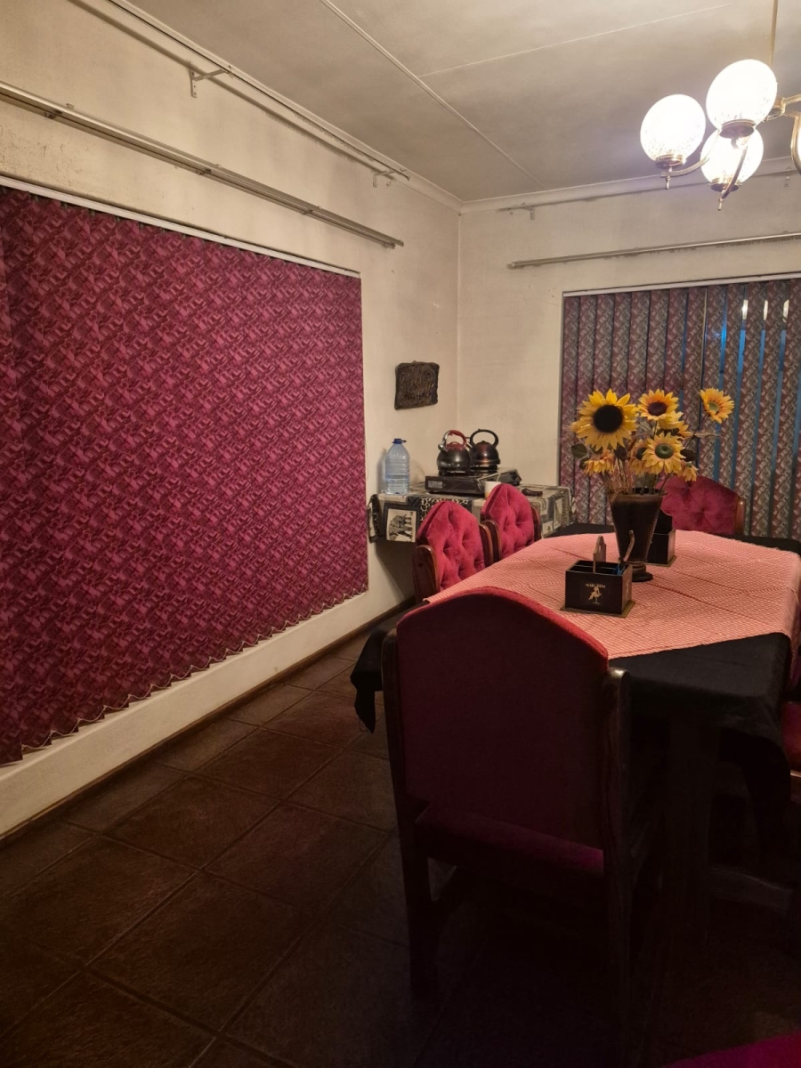 8 Bedroom Property for Sale in Reyno Ridge Mpumalanga