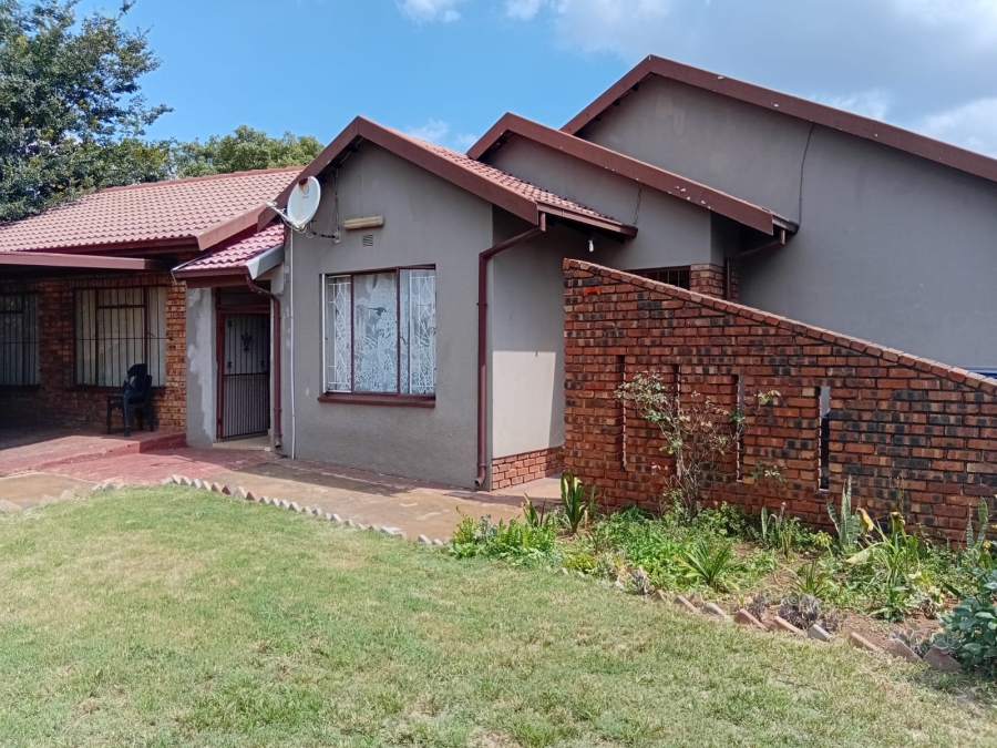 4 Bedroom Property for Sale in Mineralia Mpumalanga