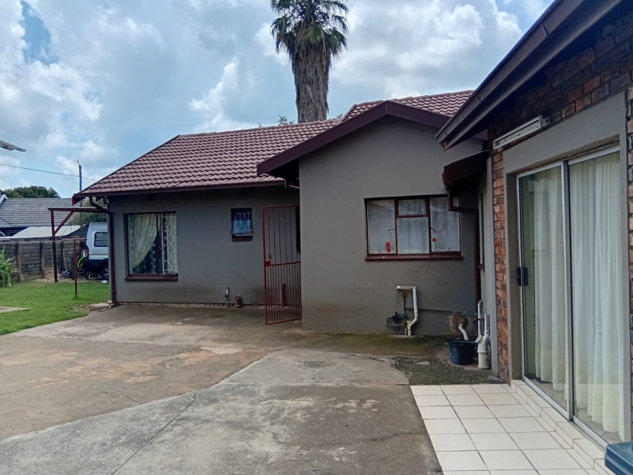4 Bedroom Property for Sale in Mineralia Mpumalanga