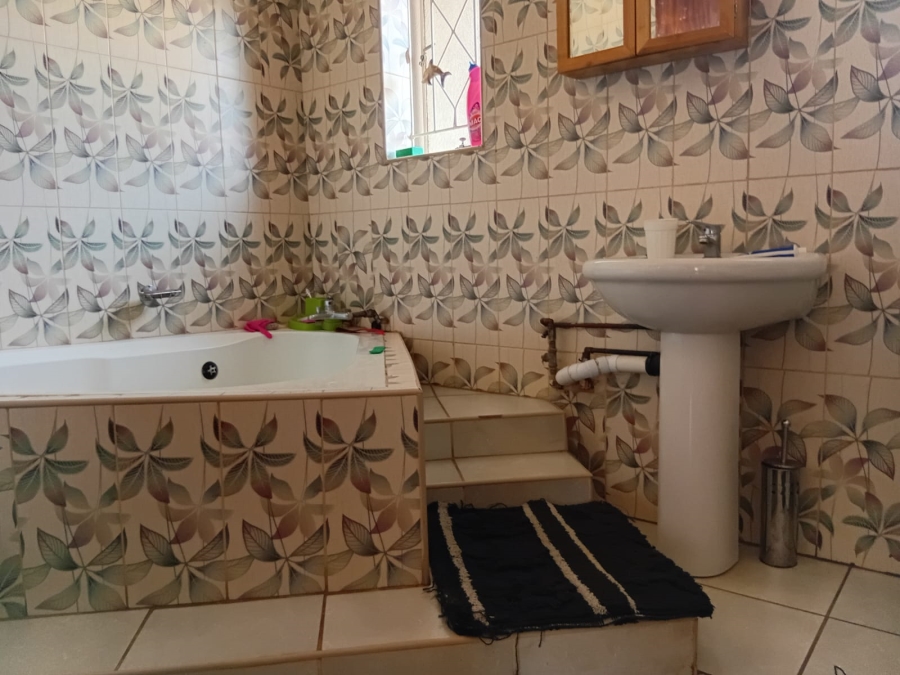 4 Bedroom Property for Sale in Mineralia Mpumalanga