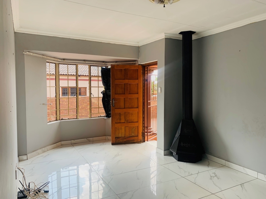 To Let 3 Bedroom Property for Rent in Mineralia Mpumalanga