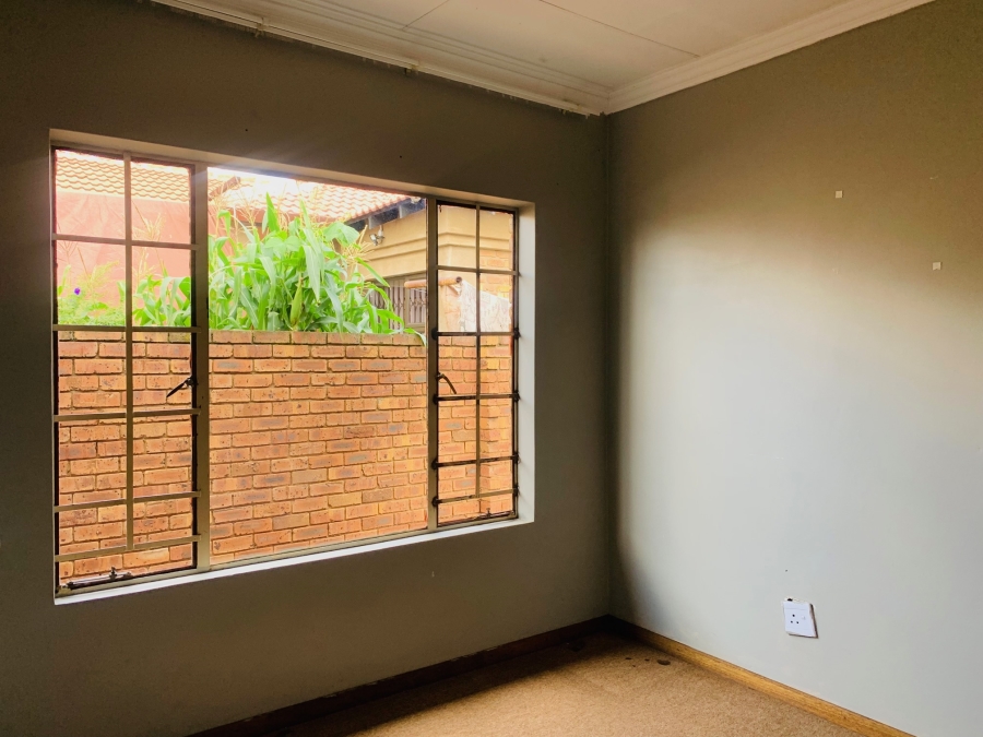 To Let 3 Bedroom Property for Rent in Mineralia Mpumalanga