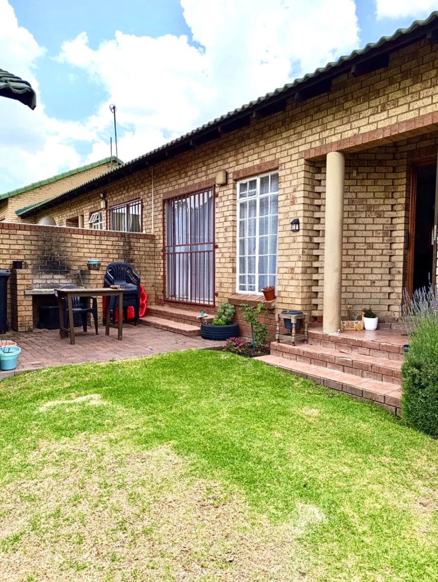 2 Bedroom Property for Sale in Noordrand Mpumalanga