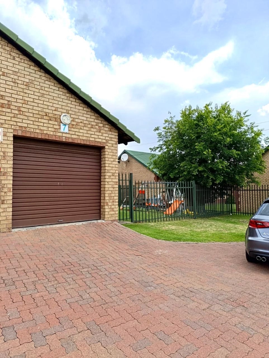 2 Bedroom Property for Sale in Noordrand Mpumalanga
