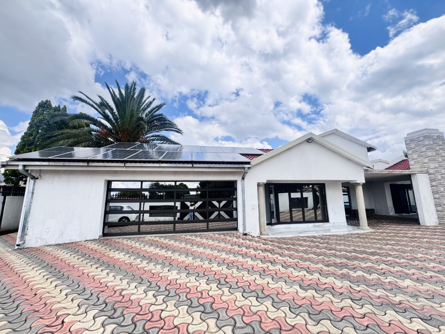 7 Bedroom Property for Sale in Reyno Ridge Mpumalanga