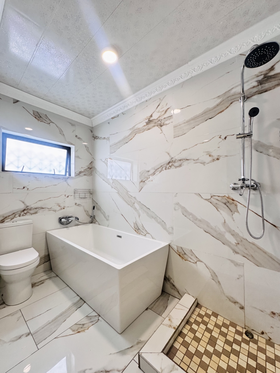 7 Bedroom Property for Sale in Reyno Ridge Mpumalanga