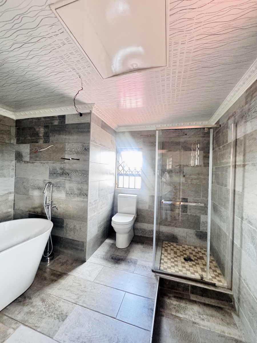 7 Bedroom Property for Sale in Reyno Ridge Mpumalanga