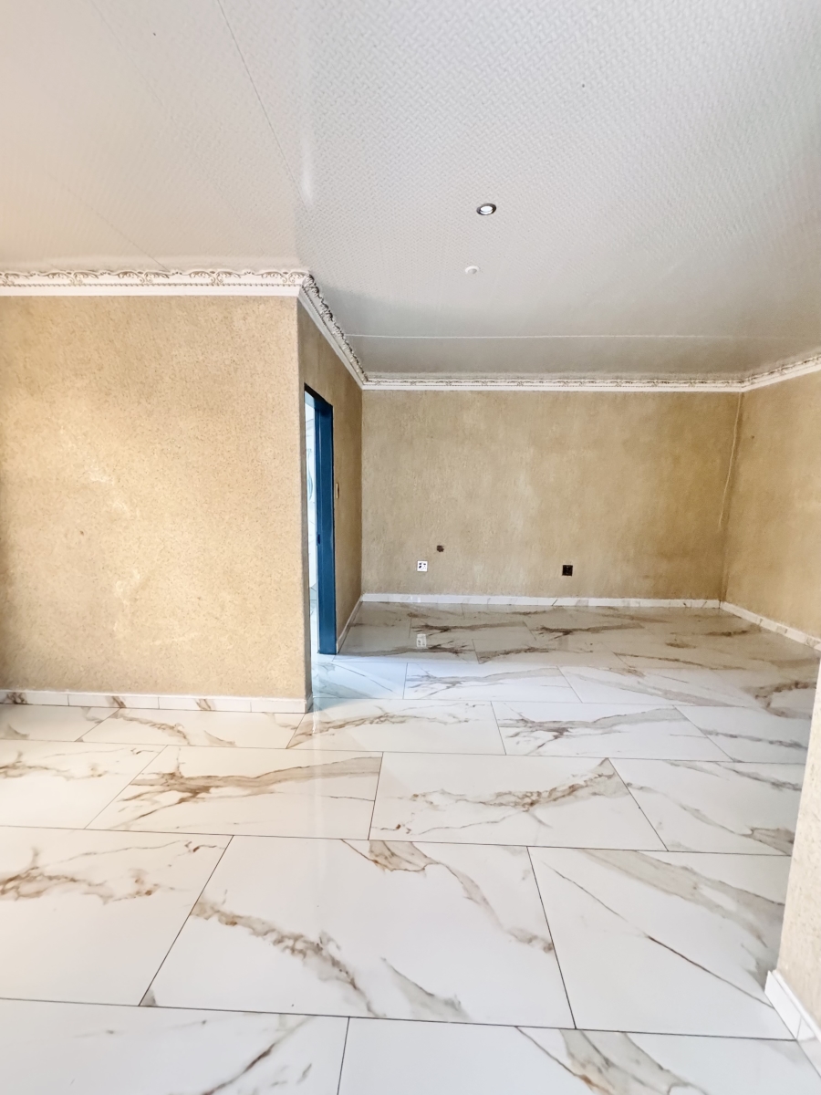 7 Bedroom Property for Sale in Reyno Ridge Mpumalanga