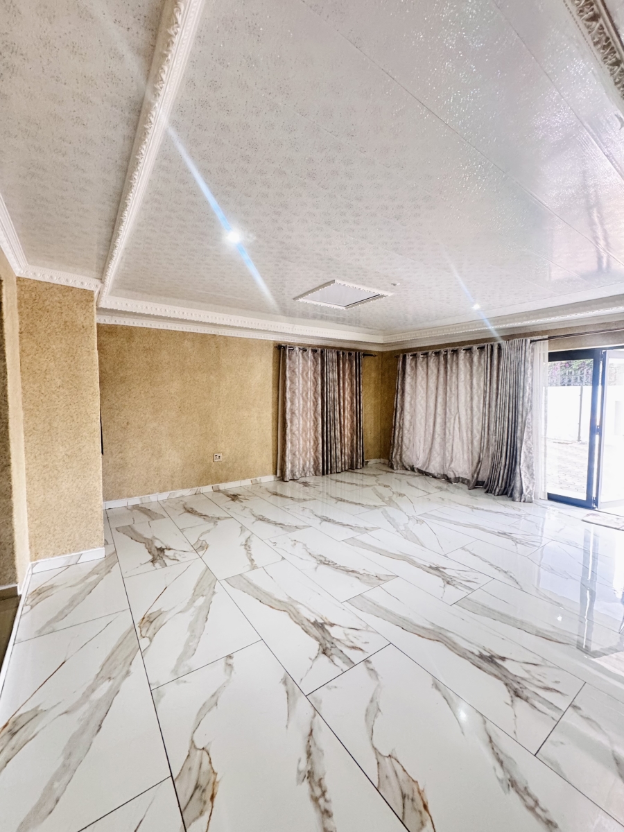 7 Bedroom Property for Sale in Reyno Ridge Mpumalanga