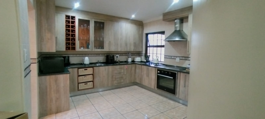 5 Bedroom Property for Sale in Reyno Ridge Mpumalanga