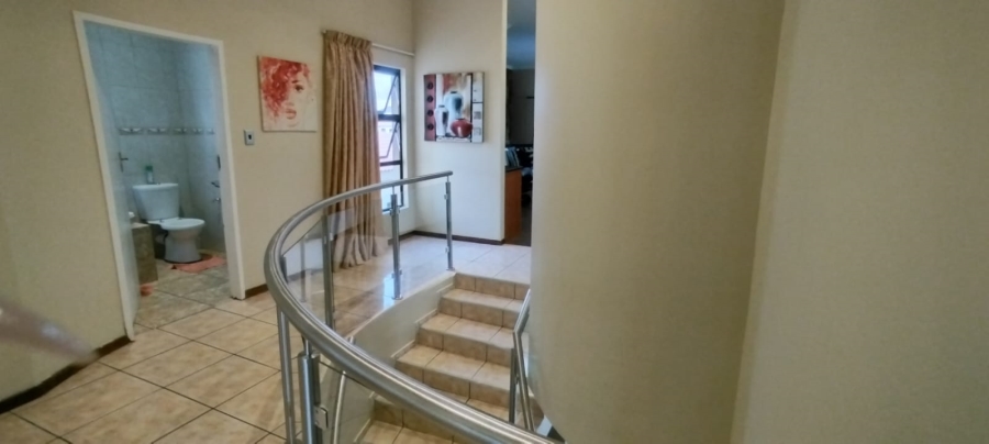 5 Bedroom Property for Sale in Reyno Ridge Mpumalanga