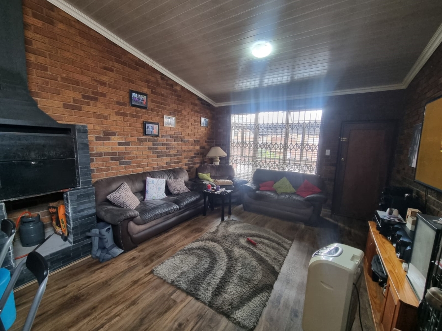 2 Bedroom Property for Sale in Secunda Mpumalanga