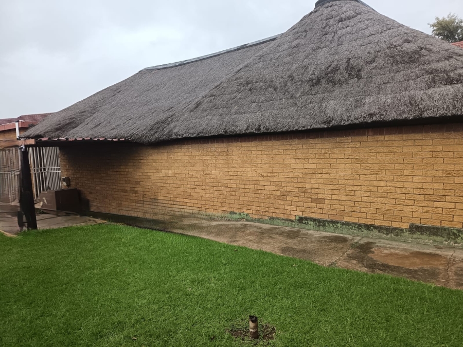6 Bedroom Property for Sale in Kriel Mpumalanga