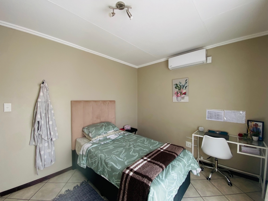 2 Bedroom Property for Sale in West Acres Mpumalanga