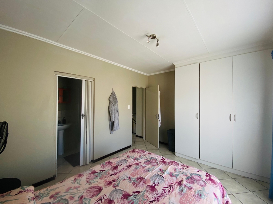 2 Bedroom Property for Sale in West Acres Mpumalanga