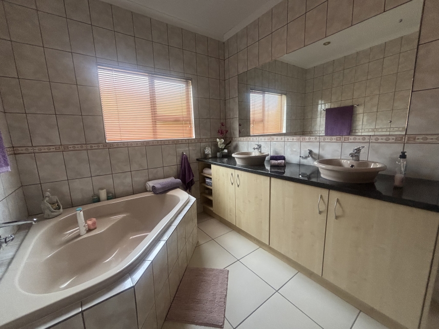 3 Bedroom Property for Sale in Reyno Ridge Mpumalanga