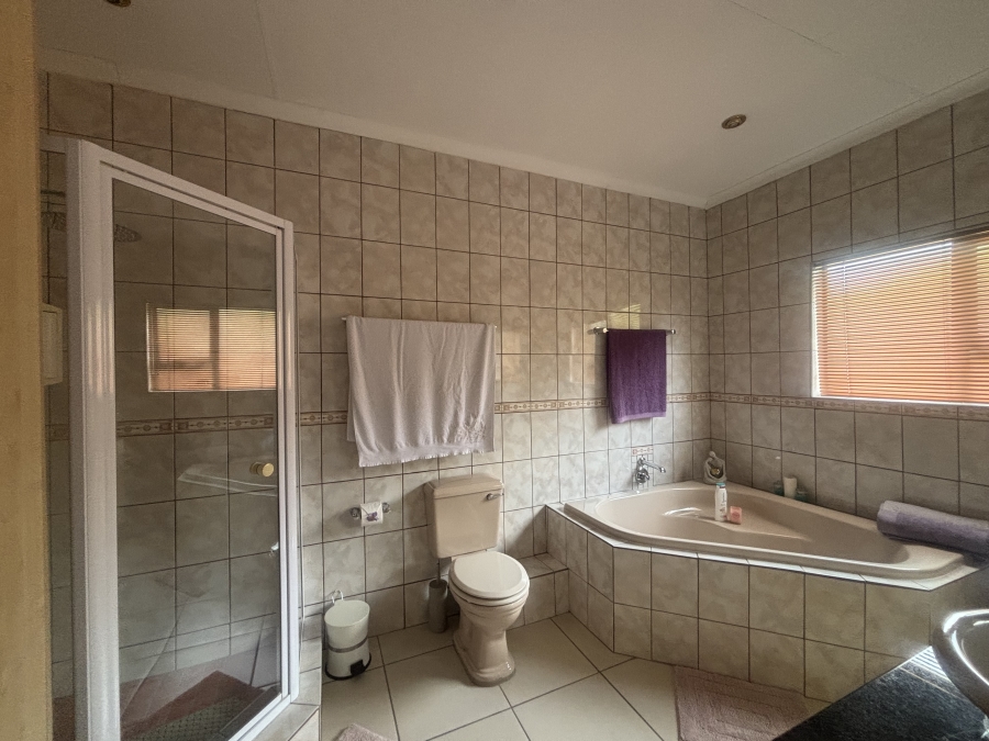 3 Bedroom Property for Sale in Reyno Ridge Mpumalanga