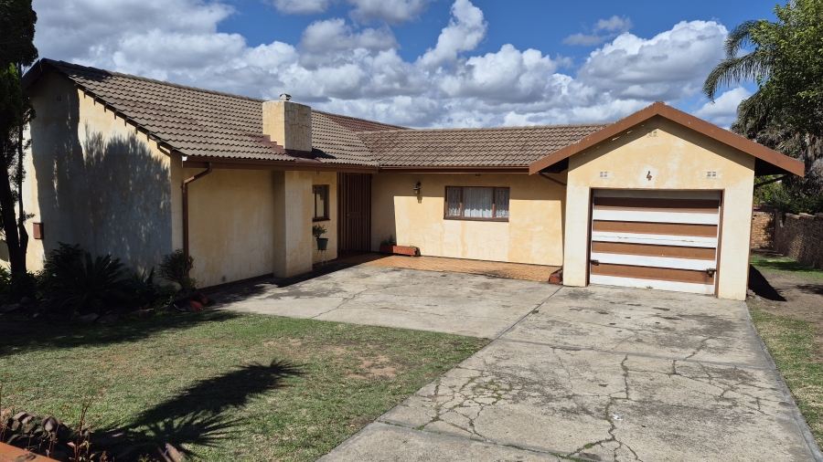 3 Bedroom Property for Sale in Die Heuwel Ext 4 Mpumalanga