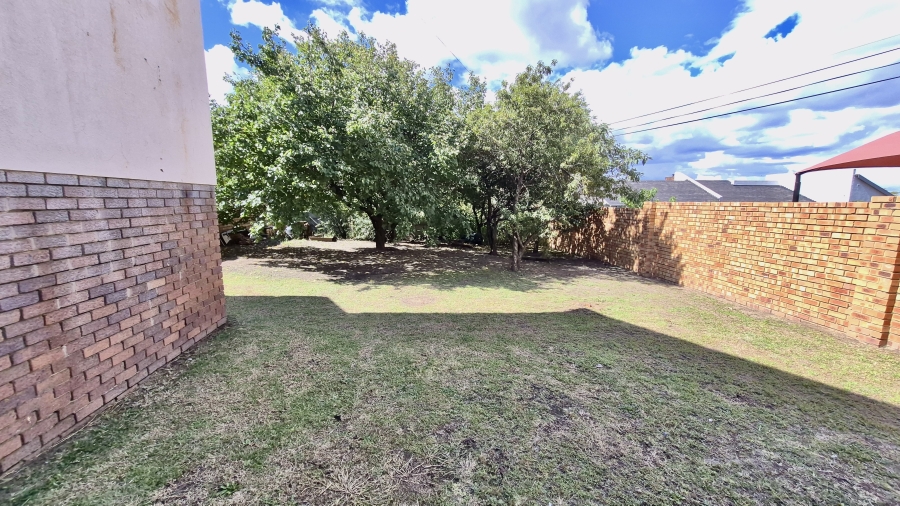 3 Bedroom Property for Sale in Die Heuwel Ext 4 Mpumalanga