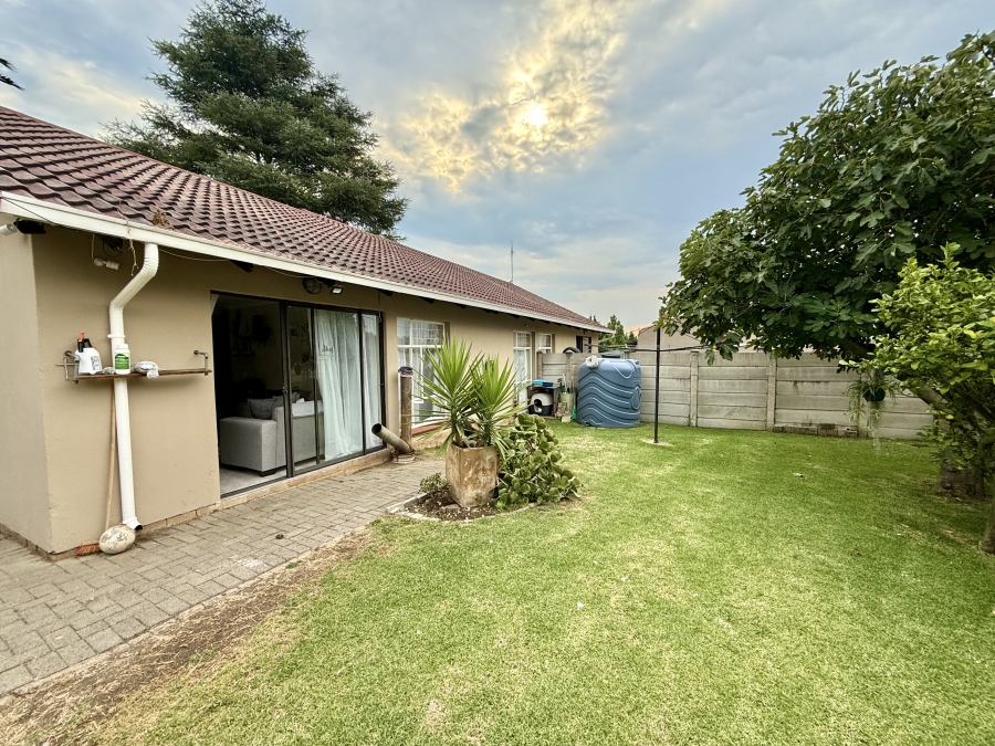 6 Bedroom Property for Sale in Sunset Park Mpumalanga