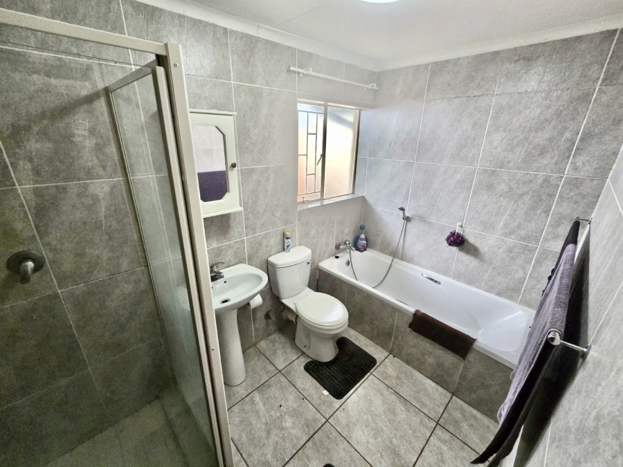 6 Bedroom Property for Sale in Sunset Park Mpumalanga