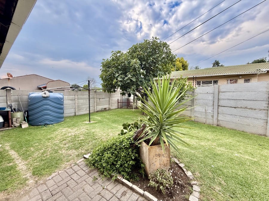 6 Bedroom Property for Sale in Sunset Park Mpumalanga