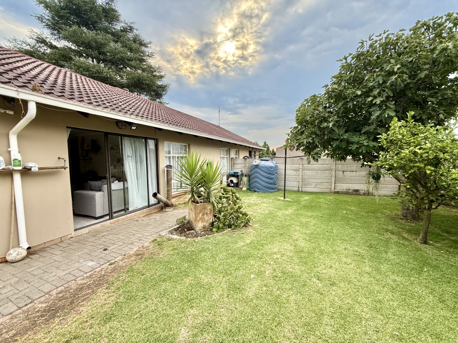 6 Bedroom Property for Sale in Sunset Park Mpumalanga