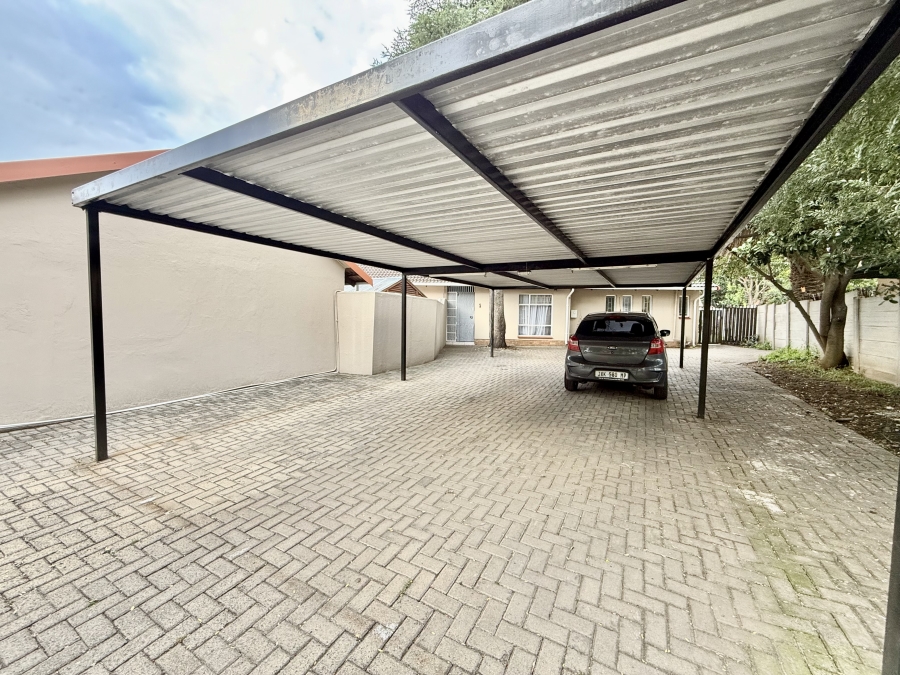 6 Bedroom Property for Sale in Sunset Park Mpumalanga