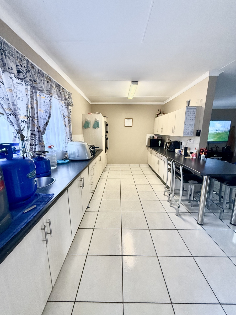 7 Bedroom Property for Sale in Sunset Park Mpumalanga