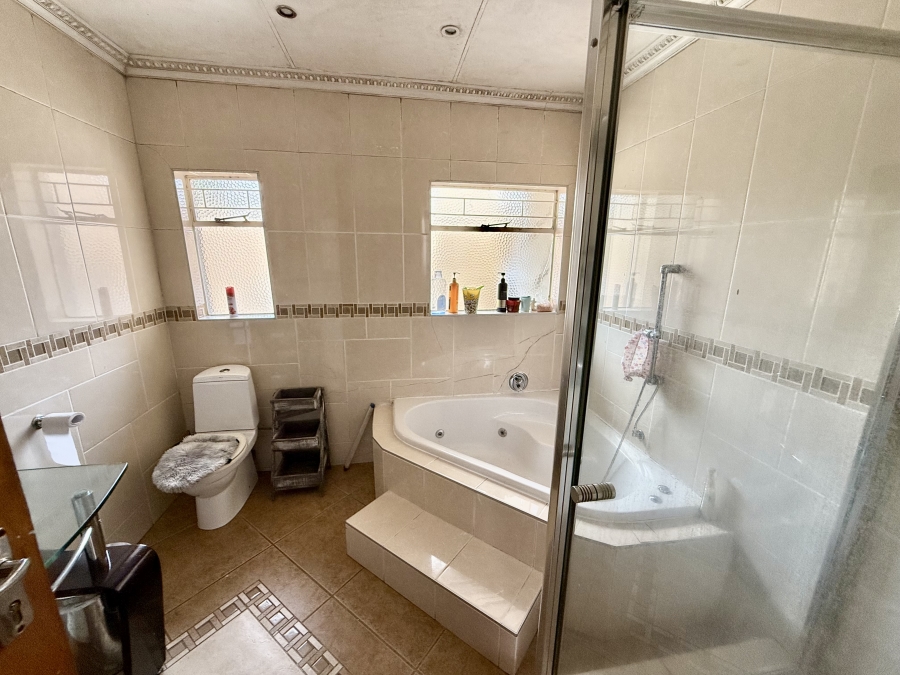 3 Bedroom Property for Sale in Cosmosrand Mpumalanga