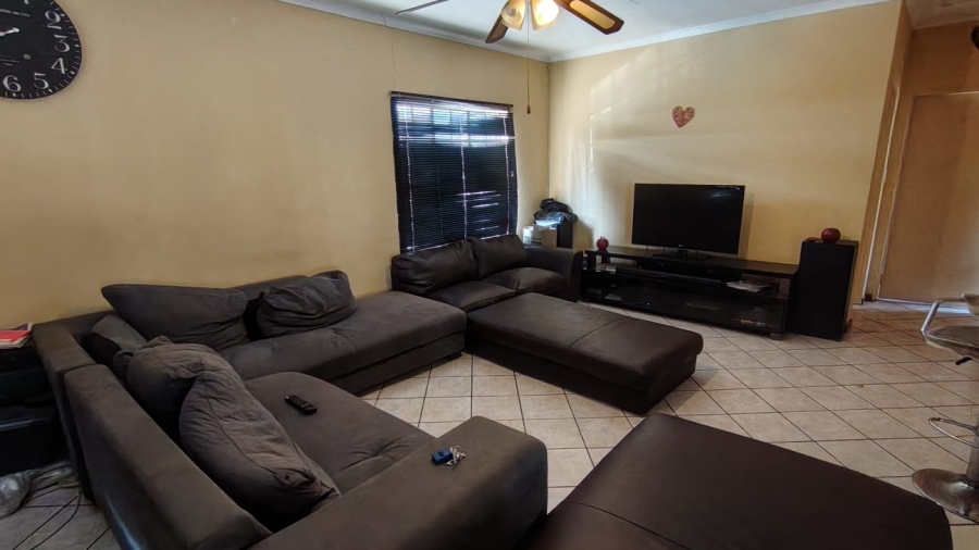 To Let 2 Bedroom Property for Rent in West Acres Mpumalanga