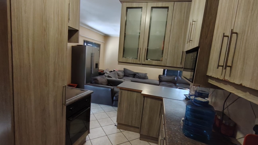 To Let 2 Bedroom Property for Rent in West Acres Mpumalanga