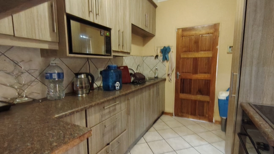 To Let 2 Bedroom Property for Rent in West Acres Mpumalanga