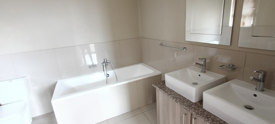 To Let 3 Bedroom Property for Rent in Ben Fleur Mpumalanga