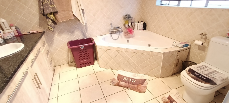 5 Bedroom Property for Sale in Die Heuwel Mpumalanga