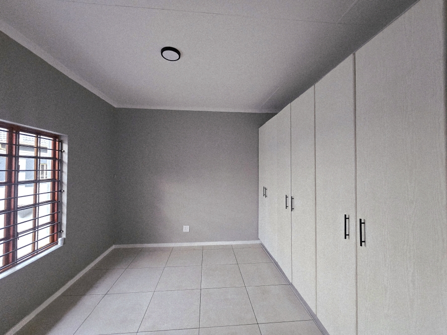 4 Bedroom Property for Sale in Die Heuwel Ext 4 Mpumalanga