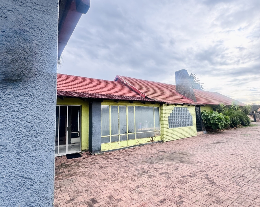 Commercial Property for Sale in Witbank Ext 8 Mpumalanga