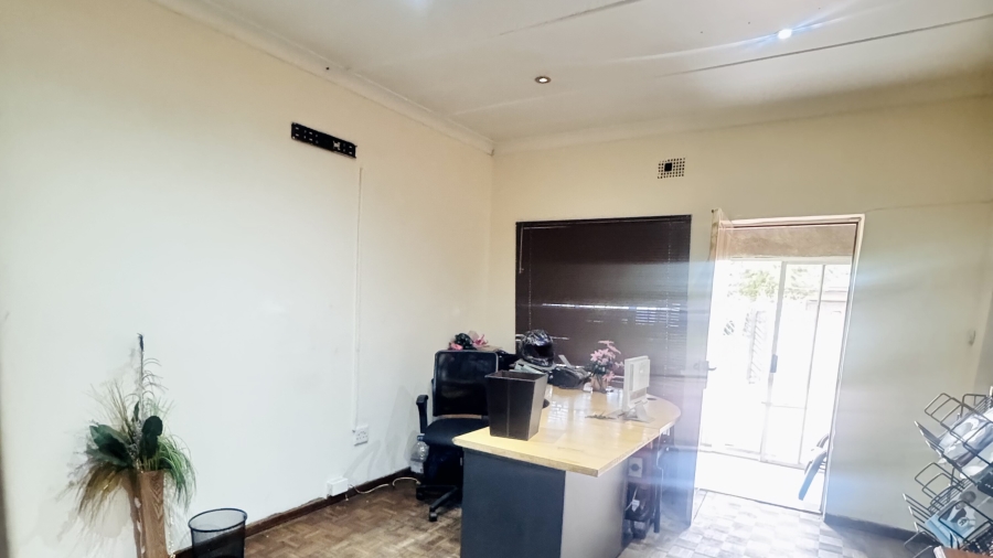 Commercial Property for Sale in Witbank Ext 8 Mpumalanga