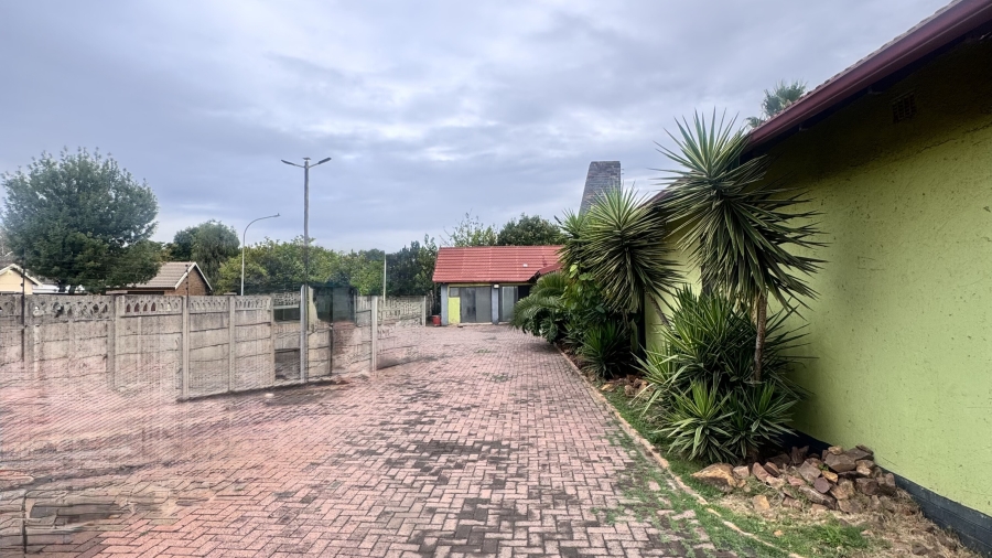 Commercial Property for Sale in Witbank Ext 8 Mpumalanga