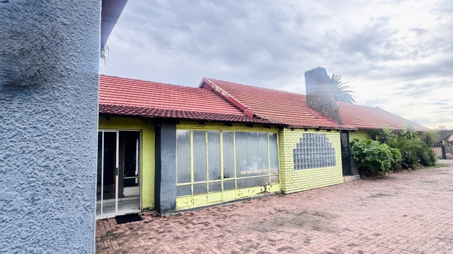Commercial Property for Sale in Witbank Ext 8 Mpumalanga
