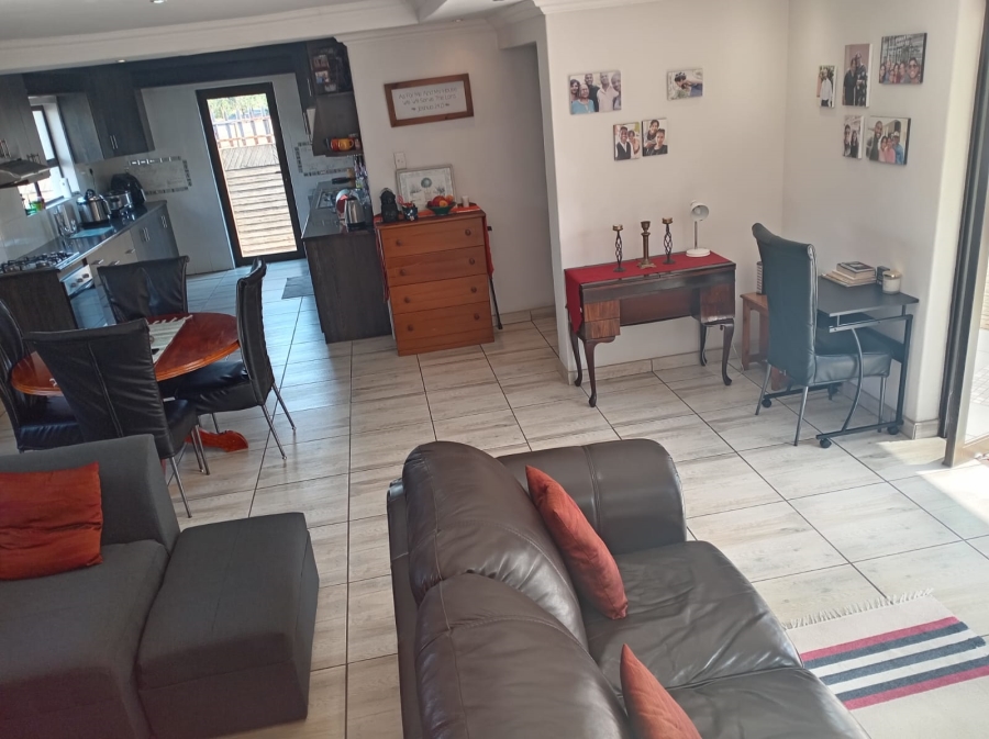 6 Bedroom Property for Sale in Secunda Mpumalanga