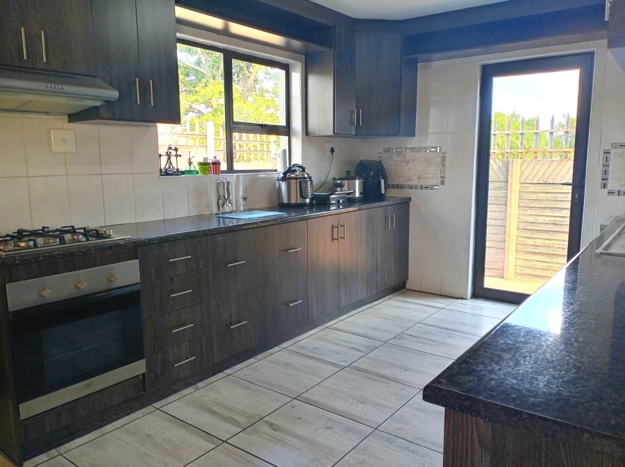 6 Bedroom Property for Sale in Secunda Mpumalanga